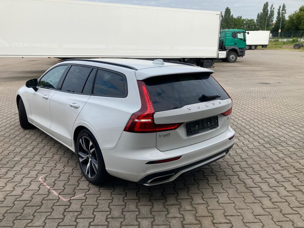 Volvo V60 T6 AWD R-Design Expression Recharge Plug-In Volvo V60 T6 AWD R-Design Expression Recharge Plug-In - Karavan: slika 3 Volvo V60 T6 AWD R-Design Expression Recharge Plug-In Volvo V60 T6 AWD R-Design Expression Recharge Plug-In - Karavan: slika 3
