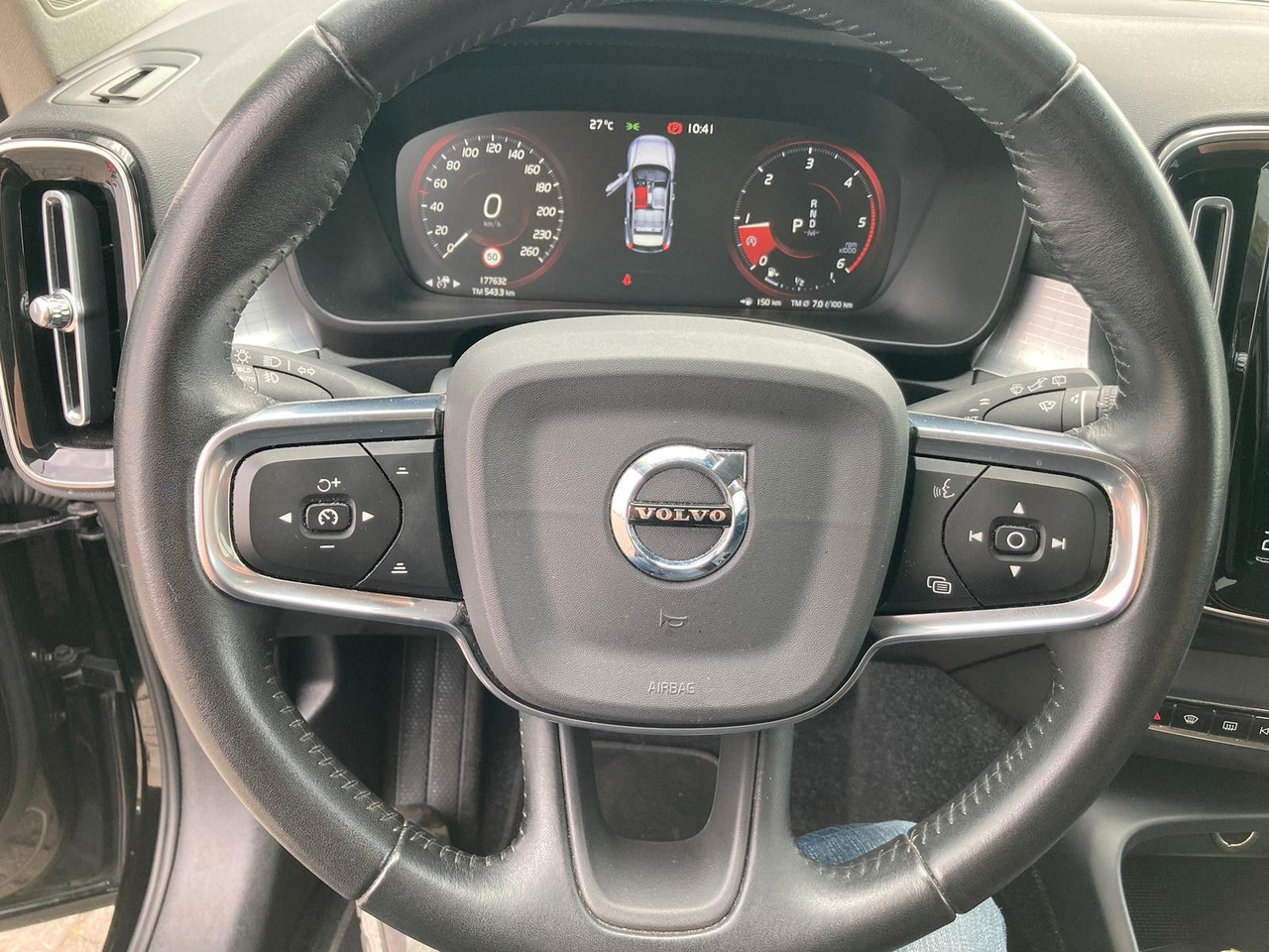 Volvo XC 40 D3 Momentum Pro AWD - SUV: slika 5 Volvo XC 40 D3 Momentum Pro AWD - SUV: slika 5