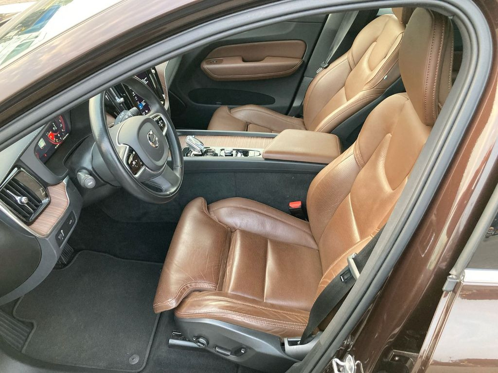 SUV Volvo XC 60 B5 Inscription AWD (Diesel): slika 9 SUV Volvo XC 60 B5 Inscription AWD (Diesel): slika 9