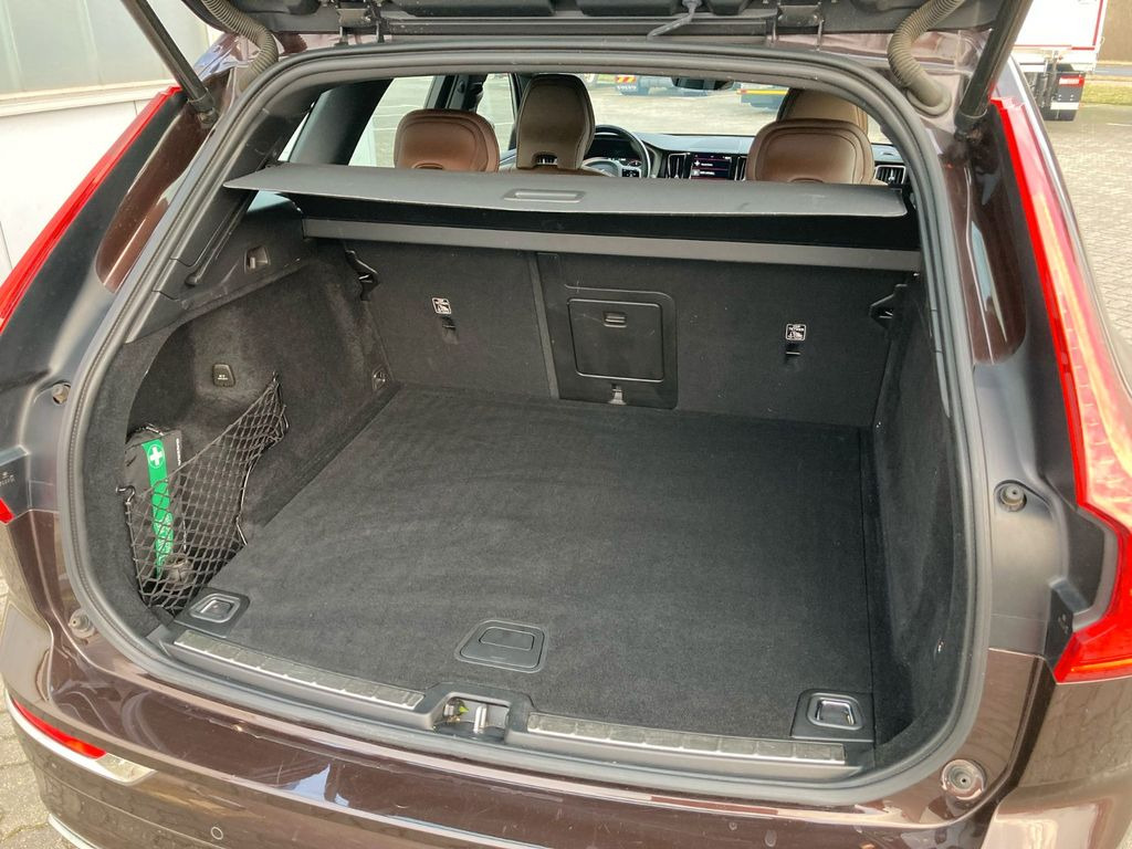 SUV Volvo XC 60 B5 Inscription AWD (Diesel): slika 8 SUV Volvo XC 60 B5 Inscription AWD (Diesel): slika 8