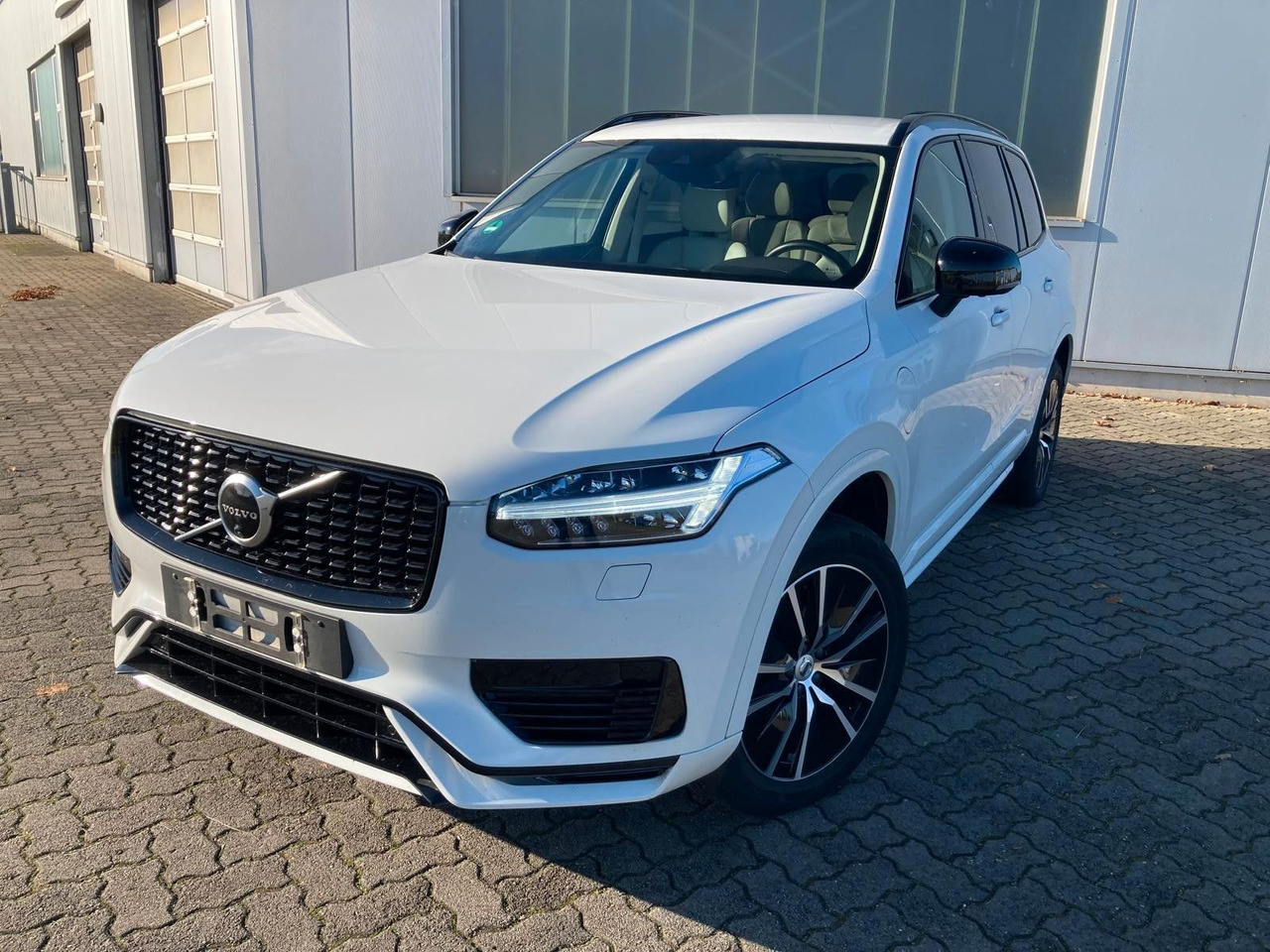 Volvo XC 90 T8 R-Des. Exp. Rech. Pl.-In Hybr. AWD 7-S. - SUV: slika 1 Volvo XC 90 T8 R-Des. Exp. Rech. Pl.-In Hybr. AWD 7-S. - SUV: slika 1