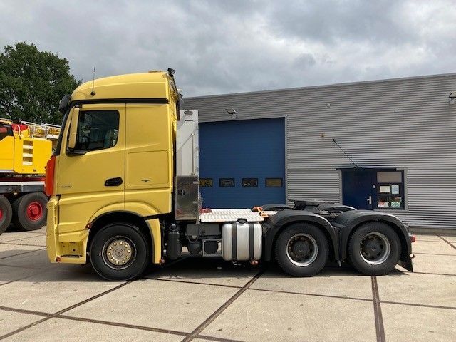 Mercedes-Benz Actros 3351 6x4 - Vlačilec: slika 2 Mercedes-Benz Actros 3351 6x4 - Vlačilec: slika 2