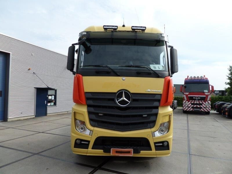 Mercedes-Benz Actros 3351 6x4 - Vlačilec: slika 2 Mercedes-Benz Actros 3351 6x4 - Vlačilec: slika 2