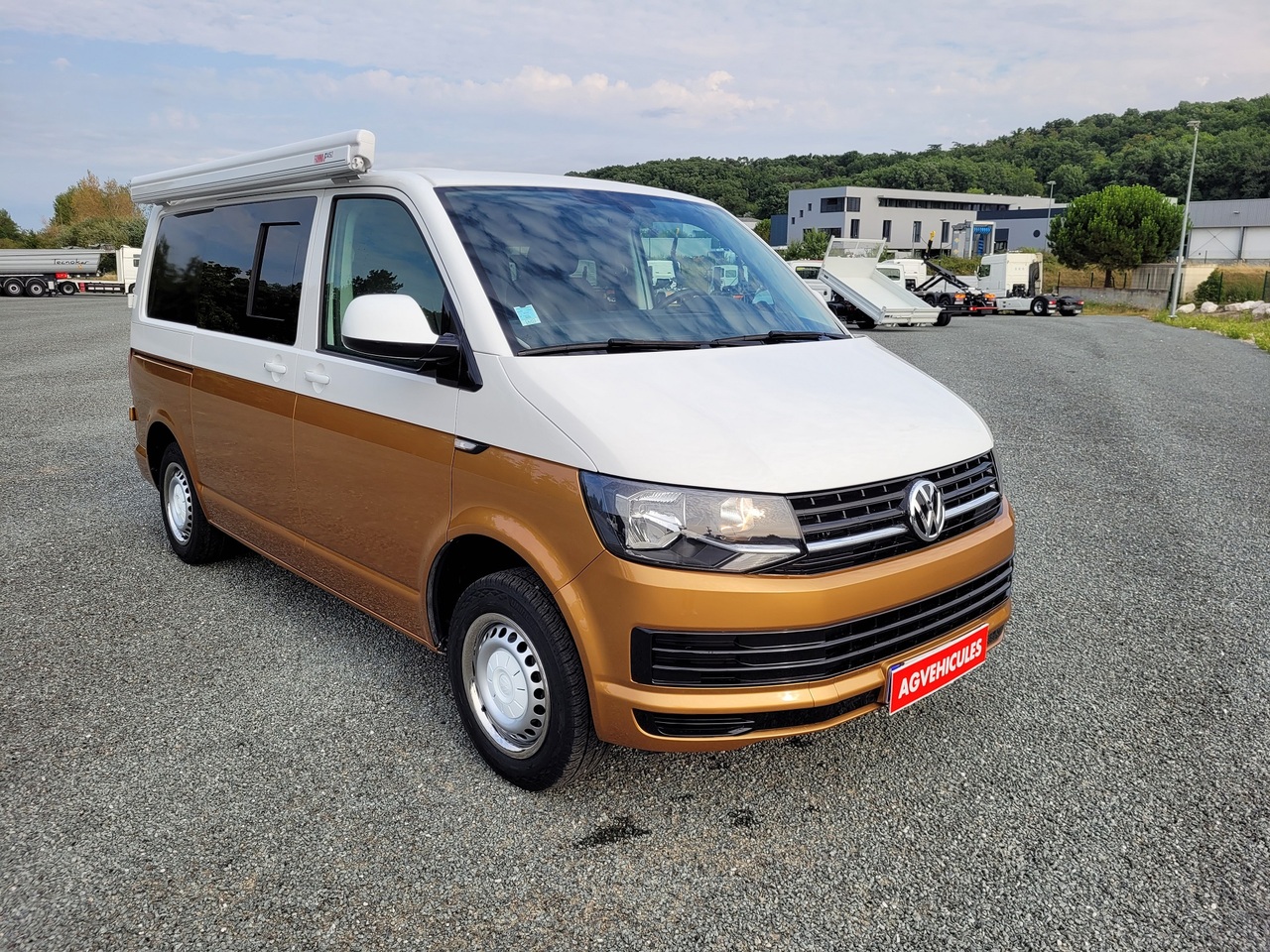 VOLKSWAGEN transporter van amenage avec amenagement entierement neuf - Kombi avtodom: slika 1 VOLKSWAGEN transporter van amenage avec amenagement entierement neuf - Kombi avtodom: slika 1