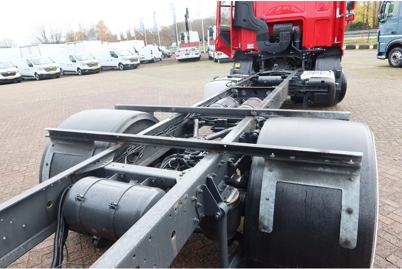 DAF CF 290 FA Chassis + 2500 KG Dhollandia laadklep - Tovornjak-šasija: slika 4 DAF CF 290 FA Chassis + 2500 KG Dhollandia laadklep - Tovornjak-šasija: slika 4