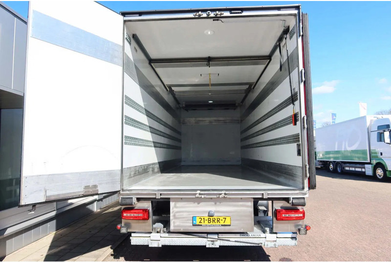 DAF CF 300 Koel/Vries Carrier iceland + Dhollandia 2500KG klep trenn wand - Tovornjak hladilnik: slika 3 DAF CF 300 Koel/Vries Carrier iceland + Dhollandia 2500KG klep trenn wand - Tovornjak hladilnik: slika 3