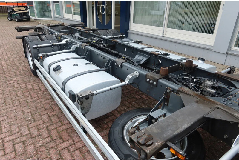 DAF XF 430 430 FA 4x2 BDF/Chassiscabine Wisselbare opbouw - Tovornjak-šasija: slika 4 DAF XF 430 430 FA 4x2 BDF/Chassiscabine Wisselbare opbouw - Tovornjak-šasija: slika 4