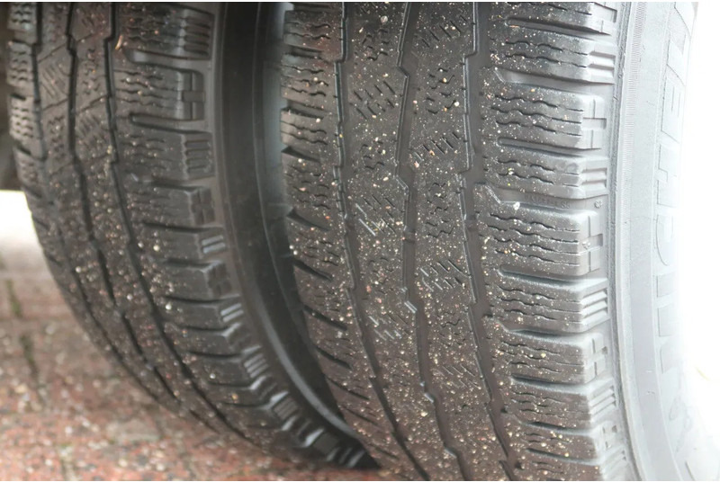 Tovornjak zabojnik Iveco 72 C 180 bak + Dhollandia klep 1000 KG 3.0 L motor: slika 12