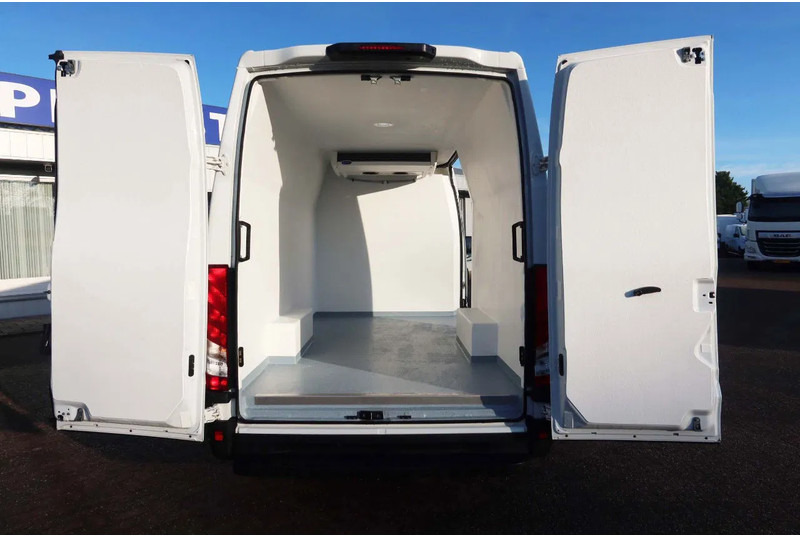 Iveco Daily 35S16 Koel/Vries L2/H2 Carrier Xarios 350 Koel/Vries/Verwarmen + nachtaansluiting 220 volt - Hladilno vozilo: slika 4 Iveco Daily 35S16 Koel/Vries L2/H2 Carrier Xarios 350 Koel/Vries/Verwarmen + nachtaansluiting 220 volt - Hladilno vozilo: slika 4