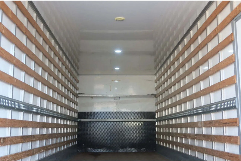 Mercedes-Benz Antos 2127 L Bak+Klep Dhollandia 2.000 kg, Geisoleerd dak - Tovornjak zabojnik: slika 4 Mercedes-Benz Antos 2127 L Bak+Klep Dhollandia 2.000 kg, Geisoleerd dak - Tovornjak zabojnik: slika 4