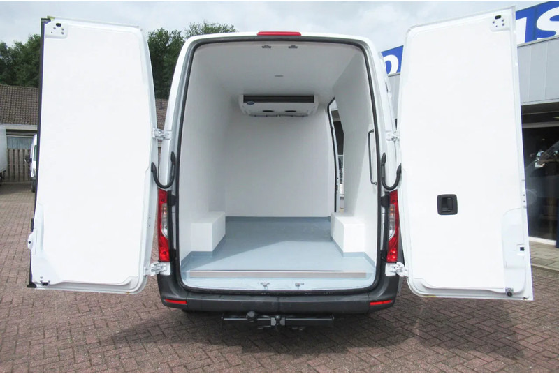 Mercedes-Benz Sprinter 317 CDI Koel / Vries/ verwarmen Carrier Xarios 350 + 220 volt nacht stekkerL2/H2 - Hladilno vozilo: slika 3 Mercedes-Benz Sprinter 317 CDI Koel / Vries/ verwarmen Carrier Xarios 350 + 220 volt nacht stekkerL2/H2 - Hladilno vozilo: slika 3