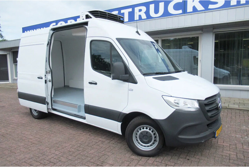 Mercedes-Benz Sprinter 317 CDI Koel / Vries/ verwarmen Carrier Xarios 350 + 220 volt nacht stekkerL2/H2 - Hladilno vozilo: slika 2 Mercedes-Benz Sprinter 317 CDI Koel / Vries/ verwarmen Carrier Xarios 350 + 220 volt nacht stekkerL2/H2 - Hladilno vozilo: slika 2