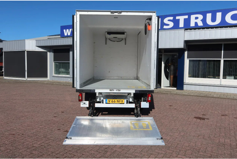 Mercedes-Benz Sprinter 516 CDI Koel/Vries + Dhollandia Klep 750 kg Carrier 300 Xarios Dag + nacht 220 Volt - Hladilno vozilo: slika 3 Mercedes-Benz Sprinter 516 CDI Koel/Vries + Dhollandia Klep 750 kg Carrier 300 Xarios Dag + nacht 220 Volt - Hladilno vozilo: slika 3