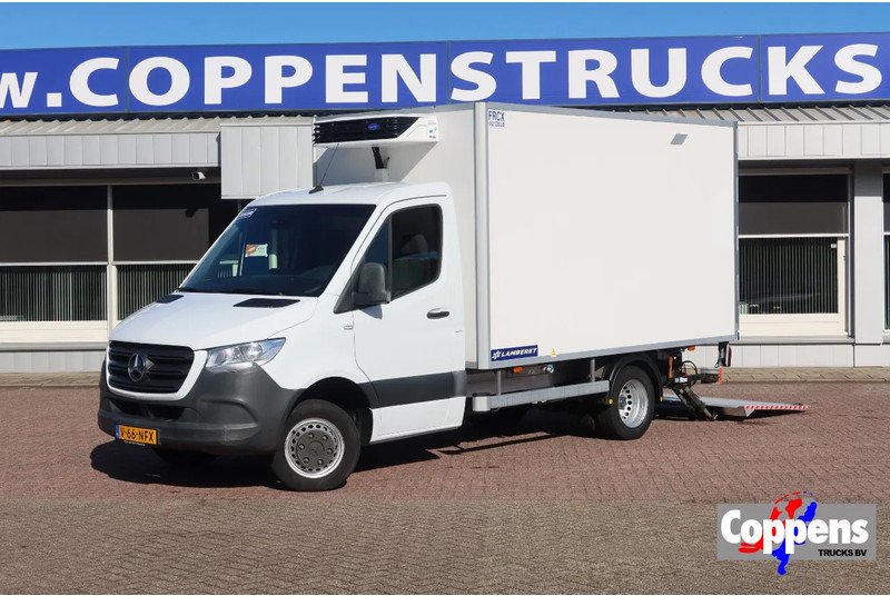 Mercedes-Benz Sprinter 516 CDI Koel/Vries + Dhollandia Klep 750 kg Carrier 300 Xarios Dag + nacht 220 Volt - Hladilno vozilo: slika 1 Mercedes-Benz Sprinter 516 CDI Koel/Vries + Dhollandia Klep 750 kg Carrier 300 Xarios Dag + nacht 220 Volt - Hladilno vozilo: slika 1