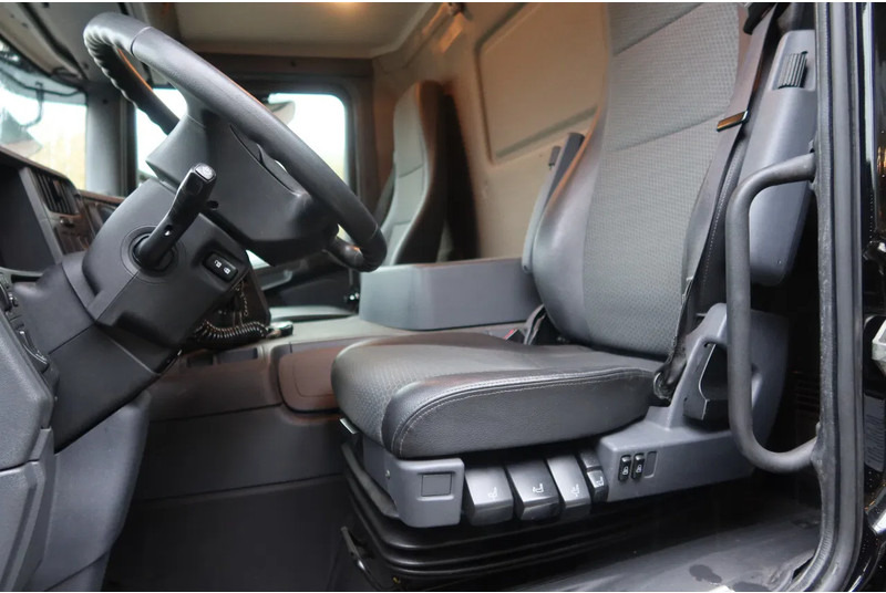 Scania P250 Bak+ Klep Dhollandia 1500 kg. Black line - Tovornjak zabojnik: slika 5 Scania P250 Bak+ Klep Dhollandia 1500 kg. Black line - Tovornjak zabojnik: slika 5