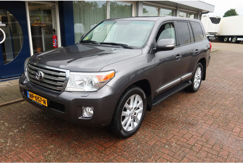 Toyota Land Cruiser V8 200 V8. 4.5D Executive. 7 Persoons. Luchtvering. Marge voertuig - Avtomobil: slika 1 Toyota Land Cruiser V8 200 V8. 4.5D Executive. 7 Persoons. Luchtvering. Marge voertuig - Avtomobil: slika 1