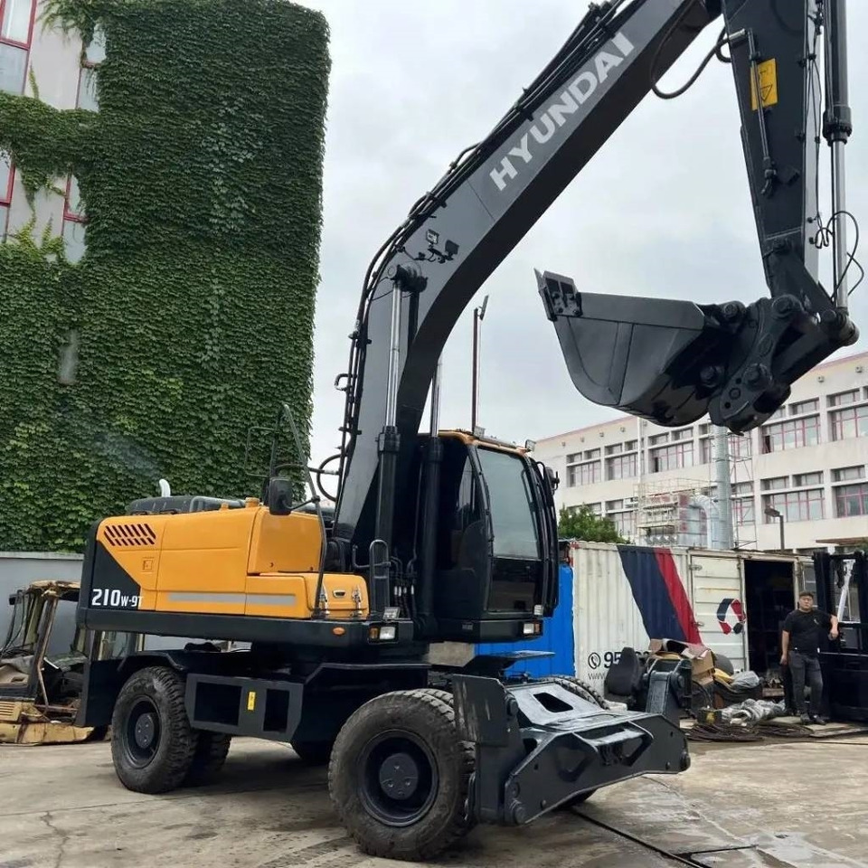 Hyundai R210W-9 - Bager na kolesih: slika 2 Hyundai R210W-9 - Bager na kolesih: slika 2