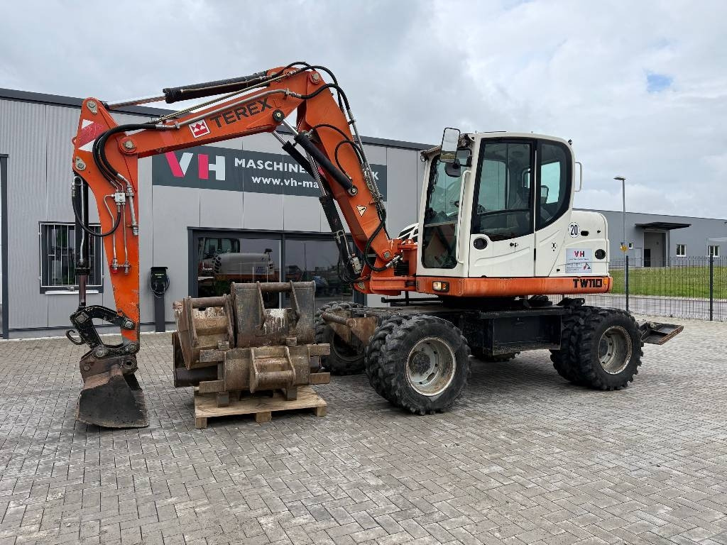Terex TW 110 - Bager na kolesih: slika 1 Terex TW 110 - Bager na kolesih: slika 1