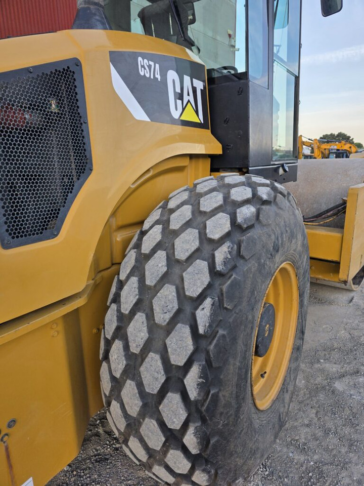 CAT CS74 - Valjar: slika 4 CAT CS74 - Valjar: slika 4