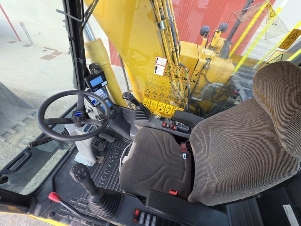 KOMATSU PW148-11 lizing KOMATSU PW148-11: slika 10