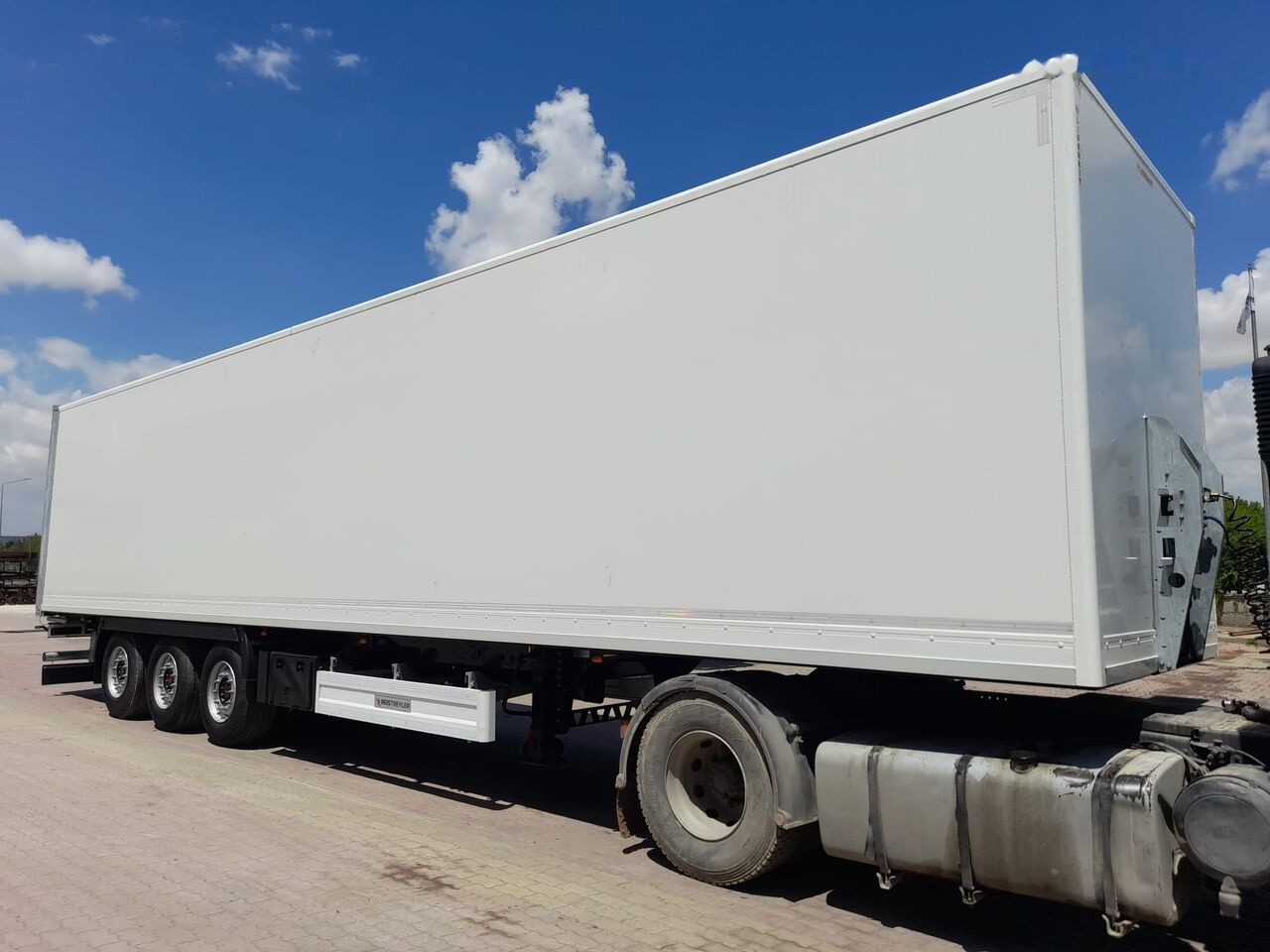 Reis Treyler Frigo Semi Trailer - Polprikolica hladilnik: slika 2 Reis Treyler Frigo Semi Trailer - Polprikolica hladilnik: slika 2
