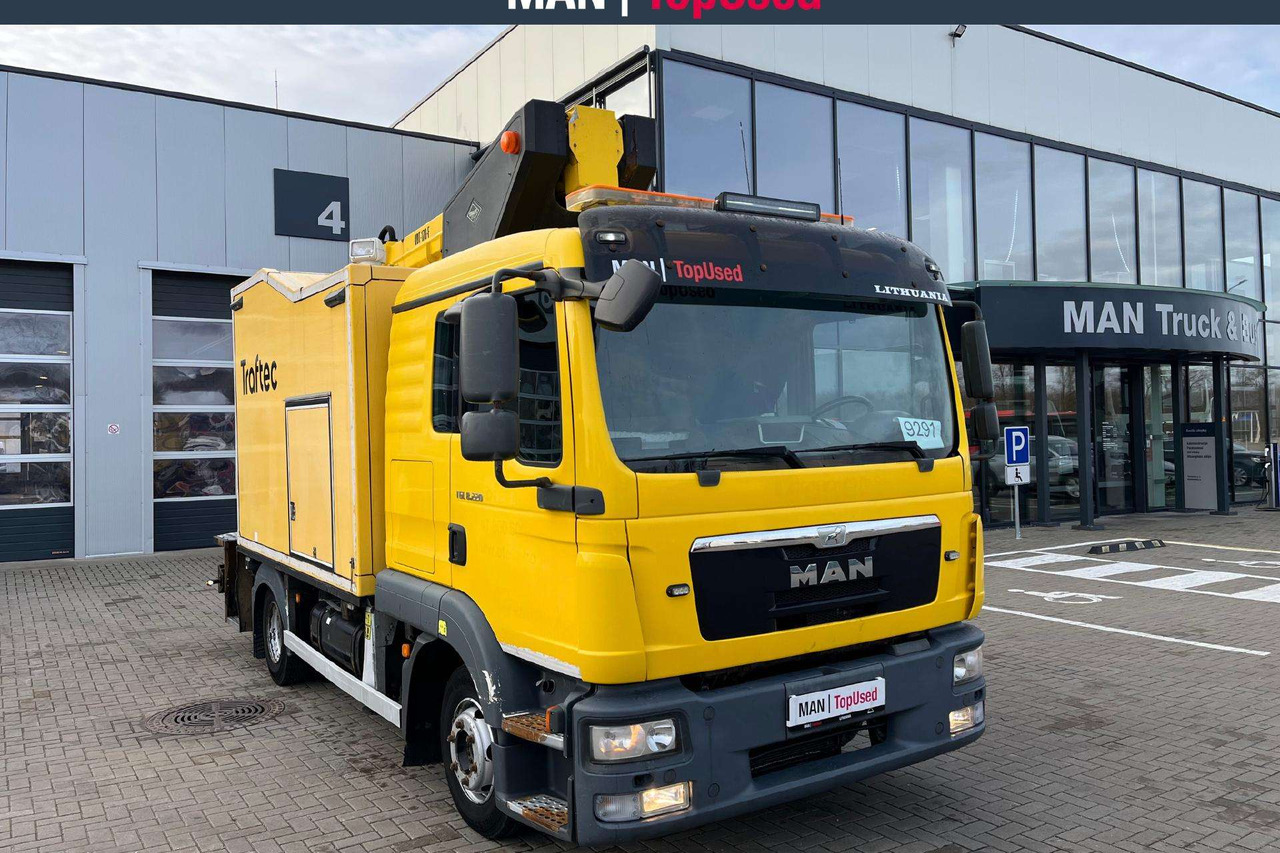 MAN 8.220 4X2 bokštelis(9291) - Tovornjak z dvigalom: slika 2 MAN 8.220 4X2 bokštelis(9291) - Tovornjak z dvigalom: slika 2