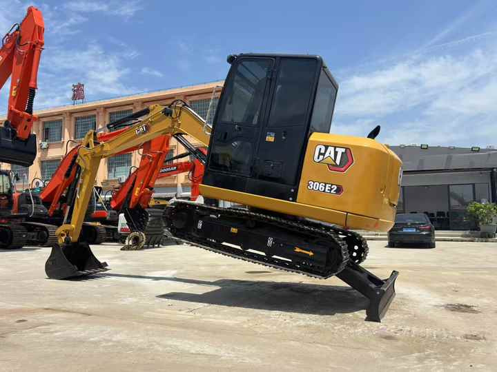 2024 Used Excavator CAT 306E Almost New CAT 306E 6 Ton Mini Excavator Used Crawler Excavator Best Price for Sale - Bager: slika 4 2024 Used Excavator CAT 306E Almost New CAT 306E 6 Ton Mini Excavator Used Crawler Excavator Best Price for Sale - Bager: slika 4