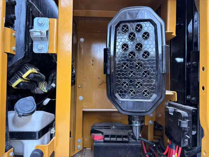 2024 year new model Used Cat 320GC 320D 320D 320C 320CL Caterpillar hydraulic crawler excavators in good condition - Bager: slika 3 2024 year new model Used Cat 320GC 320D 320D 320C 320CL Caterpillar hydraulic crawler excavators in good condition - Bager: slika 3