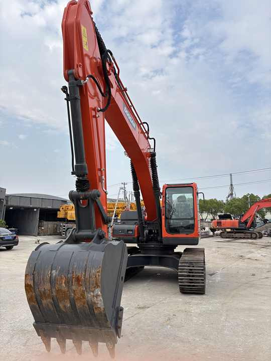 22 Tons Excavator Original Doosan Dx225LCA Crawler Digger Secondhand Used Good Condition Doosan Hydraulic Excavator on Sale - Bager goseničar: slika 2 22 Tons Excavator Original Doosan Dx225LCA Crawler Digger Secondhand Used Good Condition Doosan Hydraulic Excavator on Sale - Bager goseničar: slika 2