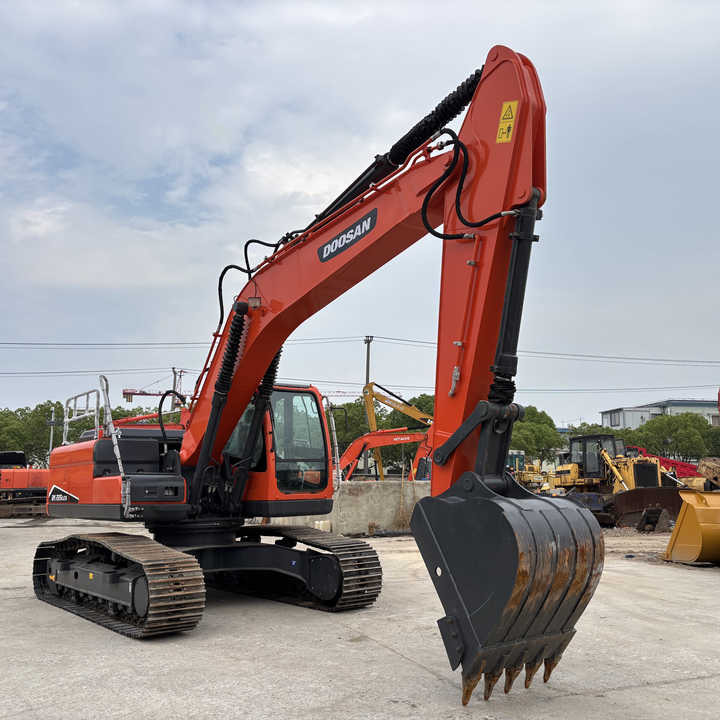 22 Tons Excavator Original Doosan Dx225LCA Crawler Digger Secondhand Used Good Condition Doosan Hydraulic Excavator on Sale - Bager goseničar: slika 1 22 Tons Excavator Original Doosan Dx225LCA Crawler Digger Secondhand Used Good Condition Doosan Hydraulic Excavator on Sale - Bager goseničar: slika 1