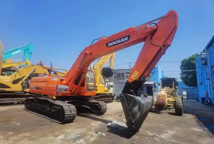 22tons Used Excavator Doosan DX225 In Good Condition Used Original doosan 225 excavator - Bager goseničar: slika 4 22tons Used Excavator Doosan DX225 In Good Condition Used Original doosan 225 excavator - Bager goseničar: slika 4