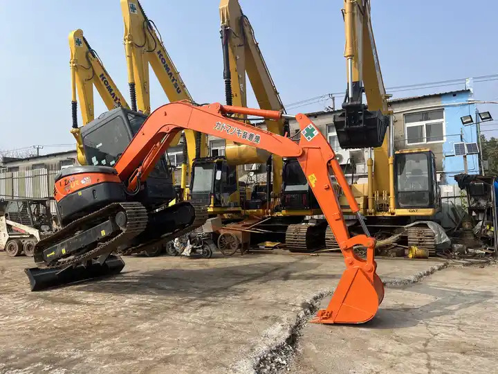 All original mini excavator hitachi used ZX55 ZX60 ZX70 small second hand excavator made in Japan - Bager goseničar: slika 4 All original mini excavator hitachi used ZX55 ZX60 ZX70 small second hand excavator made in Japan - Bager goseničar: slika 4