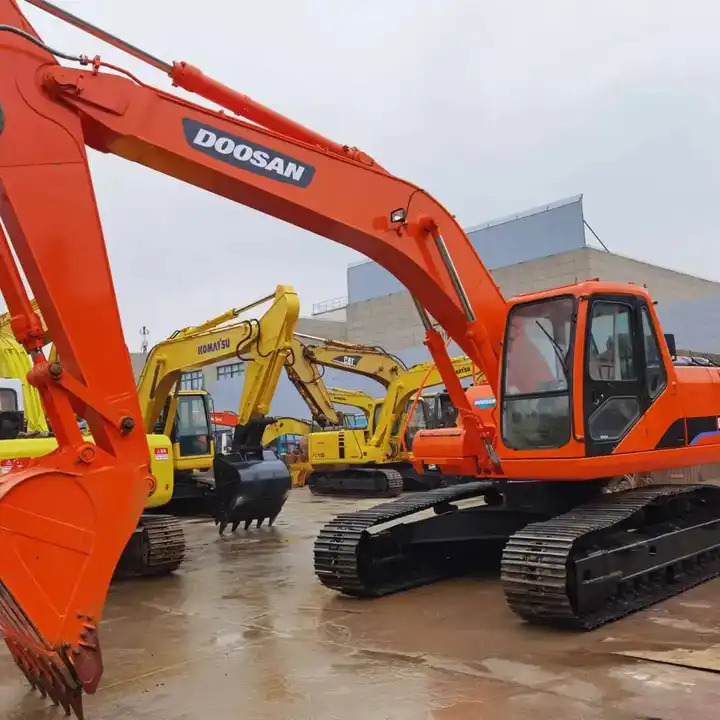 Excellent ConditionUsed Excavator Doosan Dh220 ,Nice Performance 22ton Used Excavator Dh220-7 At Low Price For Sale - Bager goseničar: slika 1 Excellent ConditionUsed Excavator Doosan Dh220 ,Nice Performance 22ton Used Excavator Dh220-7 At Low Price For Sale - Bager goseničar: slika 1