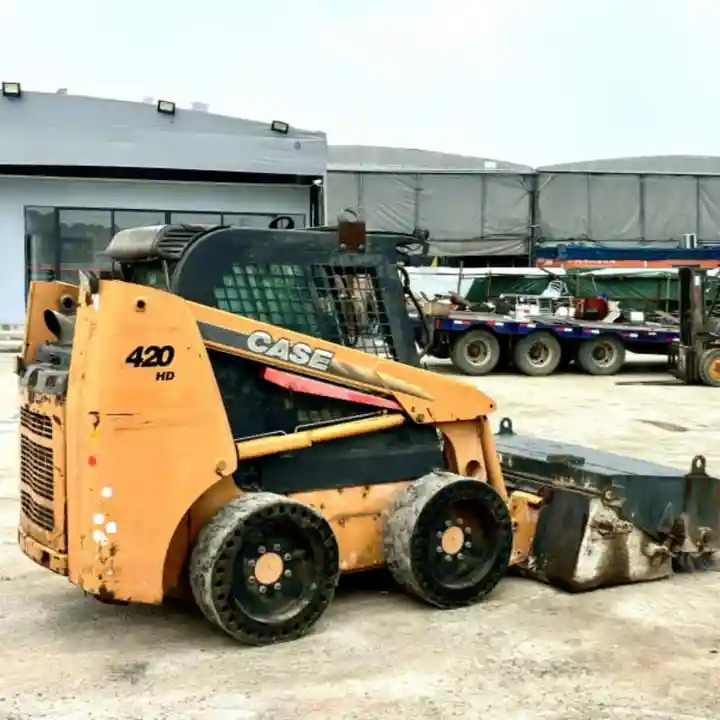 Factory Price case 420 Mini Skid Steer Loader Free After Sale 420 430 440 Mini Skid Steer Loader with Brand Engine - Mini nakladalec: slika 5 Factory Price case 420 Mini Skid Steer Loader Free After Sale 420 430 440 Mini Skid Steer Loader with Brand Engine - Mini nakladalec: slika 5