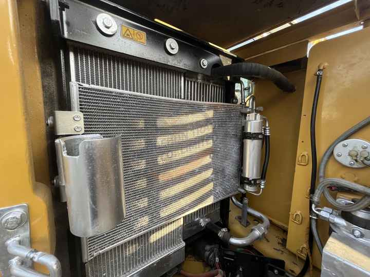 Good Price CAT 305.5E 307 308C 308D 308E 312D 315D 320C 320D Second Hand 7 Tons Used Mini Crawler Excavator For Sale - Mini bager: slika 4 Good Price CAT 305.5E 307 308C 308D 308E 312D 315D 320C 320D Second Hand 7 Tons Used Mini Crawler Excavator For Sale - Mini bager: slika 4