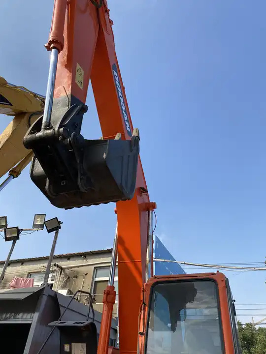 Good Price Tracked Excavator Doosan Dx225 Dx150 Korea Construction Machinery In Shanghai - Bager goseničar: slika 5 Good Price Tracked Excavator Doosan Dx225 Dx150 Korea Construction Machinery In Shanghai - Bager goseničar: slika 5