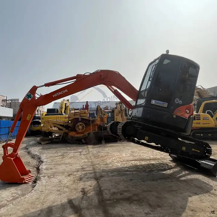High Performance used Hitachi ZX55UR crawler excavator with good condition The latest mini used Hitachi ZX55 excavator for sale - Bager goseničar: slika 1 High Performance used Hitachi ZX55UR crawler excavator with good condition The latest mini used Hitachi ZX55 excavator for sale - Bager goseničar: slika 1
