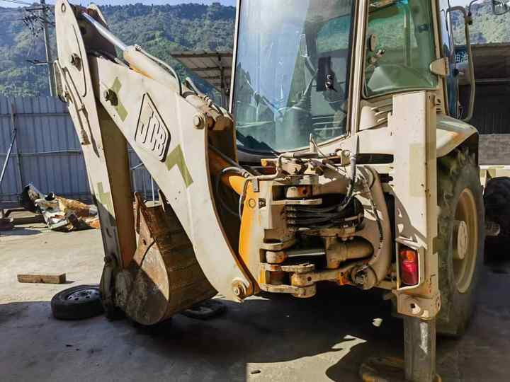 Hot sale Backhoe loader JCB 3CX 4*4 tlb loader UKmade, used cheap JCB 3CX retro loader and digger - Bager nakladalec: slika 3 Hot sale Backhoe loader JCB 3CX 4*4 tlb loader UKmade, used cheap JCB 3CX retro loader and digger - Bager nakladalec: slika 3