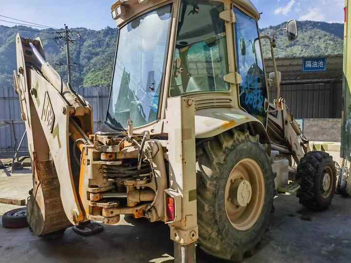 Hot sale Backhoe loader JCB 3CX 4*4 tlb loader UKmade, used cheap JCB 3CX retro loader and digger in good condition - Bager nakladalec: slika 2 Hot sale Backhoe loader JCB 3CX 4*4 tlb loader UKmade, used cheap JCB 3CX retro loader and digger in good condition - Bager nakladalec: slika 2