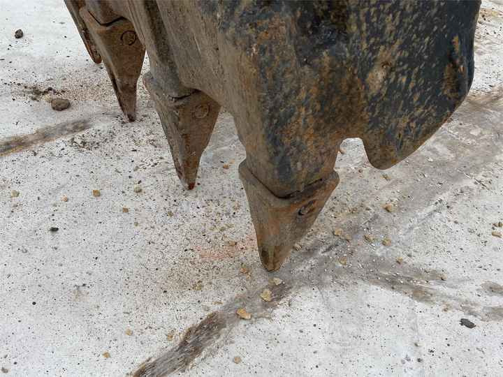 Hot sale Used Hitachi EX200-3 digger 20ton Excavator second hand excavator - Bager goseničar: slika 2 Hot sale Used Hitachi EX200-3 digger 20ton Excavator second hand excavator - Bager goseničar: slika 2