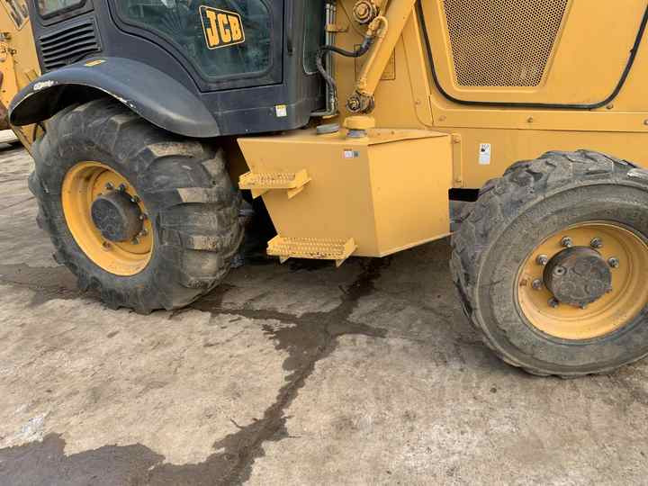 JCB 3cX backhoe loader manufactured in 2022 with telescopic boom JCB3CX JCB4CX JCB 3DX - Bager nakladalec: slika 3 JCB 3cX backhoe loader manufactured in 2022 with telescopic boom JCB3CX JCB4CX JCB 3DX - Bager nakladalec: slika 3