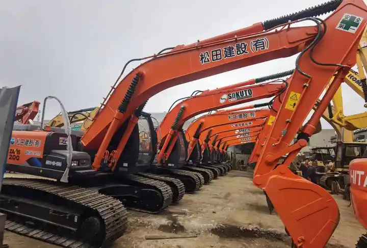 Japan Made Used Excavator Hitachi Ex200-1,Ex200 With Good Condition And Best Price Excavator Machine in Shanghai - Bager goseničar: slika 2 Japan Made Used Excavator Hitachi Ex200-1,Ex200 With Good Condition And Best Price Excavator Machine in Shanghai - Bager goseničar: slika 2