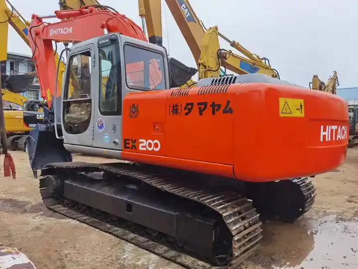 Japan Made Used Excavator Hitachi Ex200-1,Ex200 With Good Condition And Best Price Excavator Machine in Shanghai - Bager goseničar: slika 5 Japan Made Used Excavator Hitachi Ex200-1,Ex200 With Good Condition And Best Price Excavator Machine in Shanghai - Bager goseničar: slika 5