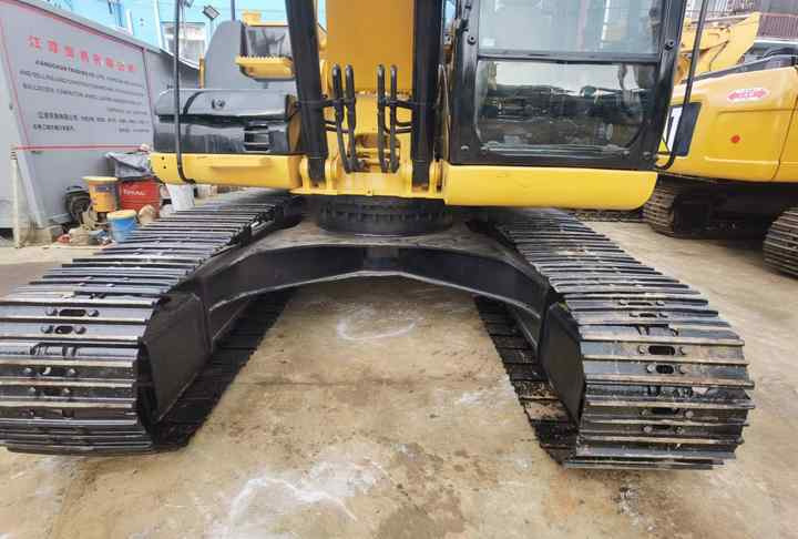 Original Caterpillar Excavator Parts,Low Working Hours Of Used Excavator Cat320,320b,320c,320d,320dl,320d2 For Sale In Shanghai - Bager goseničar: slika 4 Original Caterpillar Excavator Parts,Low Working Hours Of Used Excavator Cat320,320b,320c,320d,320dl,320d2 For Sale In Shanghai - Bager goseničar: slika 4