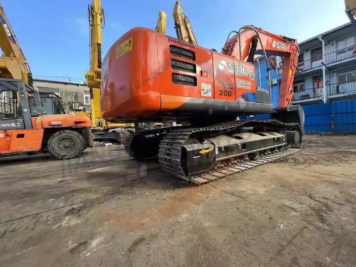 Second Hand Hitachi Zaxis 200 Excavator 20 Ton Japan Brand Used Hitachi Zx200-5g Crawler Digger For Sale - Bager goseničar: slika 3 Second Hand Hitachi Zaxis 200 Excavator 20 Ton Japan Brand Used Hitachi Zx200-5g Crawler Digger For Sale - Bager goseničar: slika 3