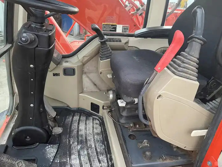 Second Hand Wheel Excavator Doosan 150W 15ton Industrial Machinery with EPA Factory Price for Sale - Bager: slika 2 Second Hand Wheel Excavator Doosan 150W 15ton Industrial Machinery with EPA Factory Price for Sale - Bager: slika 2