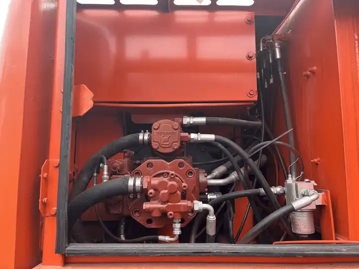 Second Hand Wheel Excavator Doosan 150W 15ton Industrial Machinery with EPA Factory Price for Sale - Bager: slika 5 Second Hand Wheel Excavator Doosan 150W 15ton Industrial Machinery with EPA Factory Price for Sale - Bager: slika 5