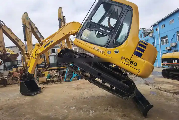 Second hand Komatsu PC60-7 excavator in good condition for sale - Bager goseničar: slika 2 Second hand Komatsu PC60-7 excavator in good condition for sale - Bager goseničar: slika 2