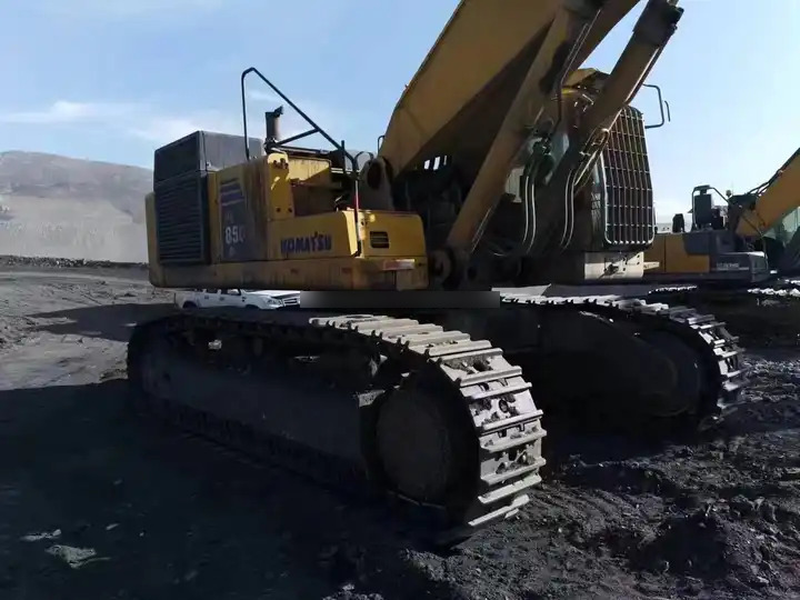 Secondhand Komatsu pc850 Komatsu 85 tons of excavator used komatsu PC850 excavator change rock arm crushing hammer - Bager: slika 5 Secondhand Komatsu pc850 Komatsu 85 tons of excavator used komatsu PC850 excavator change rock arm crushing hammer - Bager: slika 5