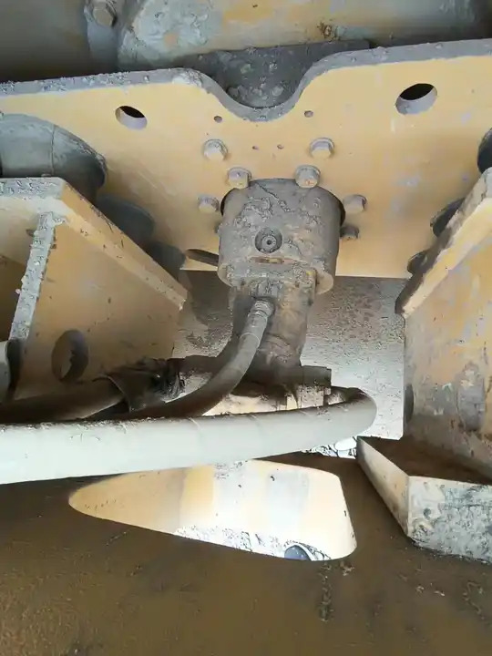Used 18 ton Caterpillar Road Roller CAT CS76T Road Paving Machinery Soil Compactor made in USA - Cestni valjar: slika 5 Used 18 ton Caterpillar Road Roller CAT CS76T Road Paving Machinery Soil Compactor made in USA - Cestni valjar: slika 5